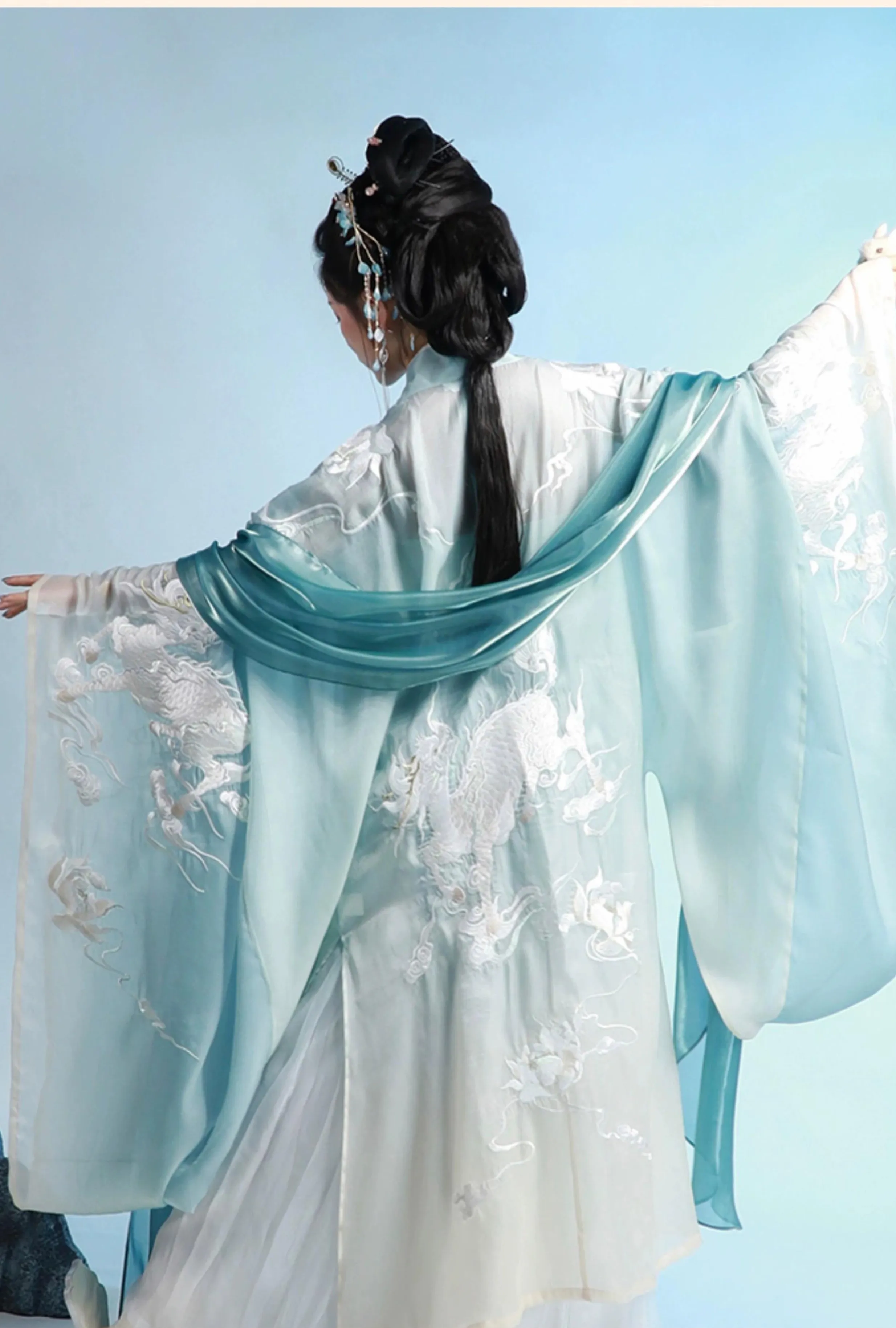 Aurora 水云天 Modernized Tang Dynasty Moon Goddess Heziqun Set