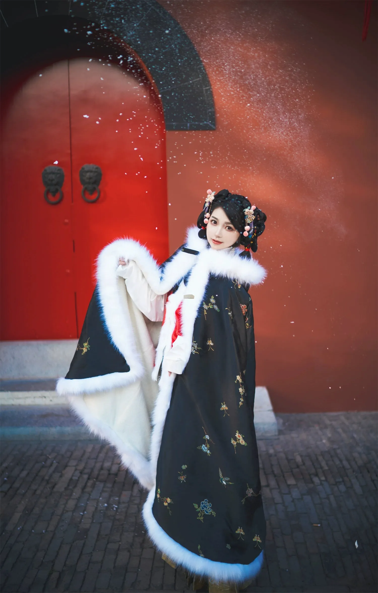 Hua Niao 花鸟 Flower & Phoenix Ming Dynasty Winter Brocade Doupeng Cloak