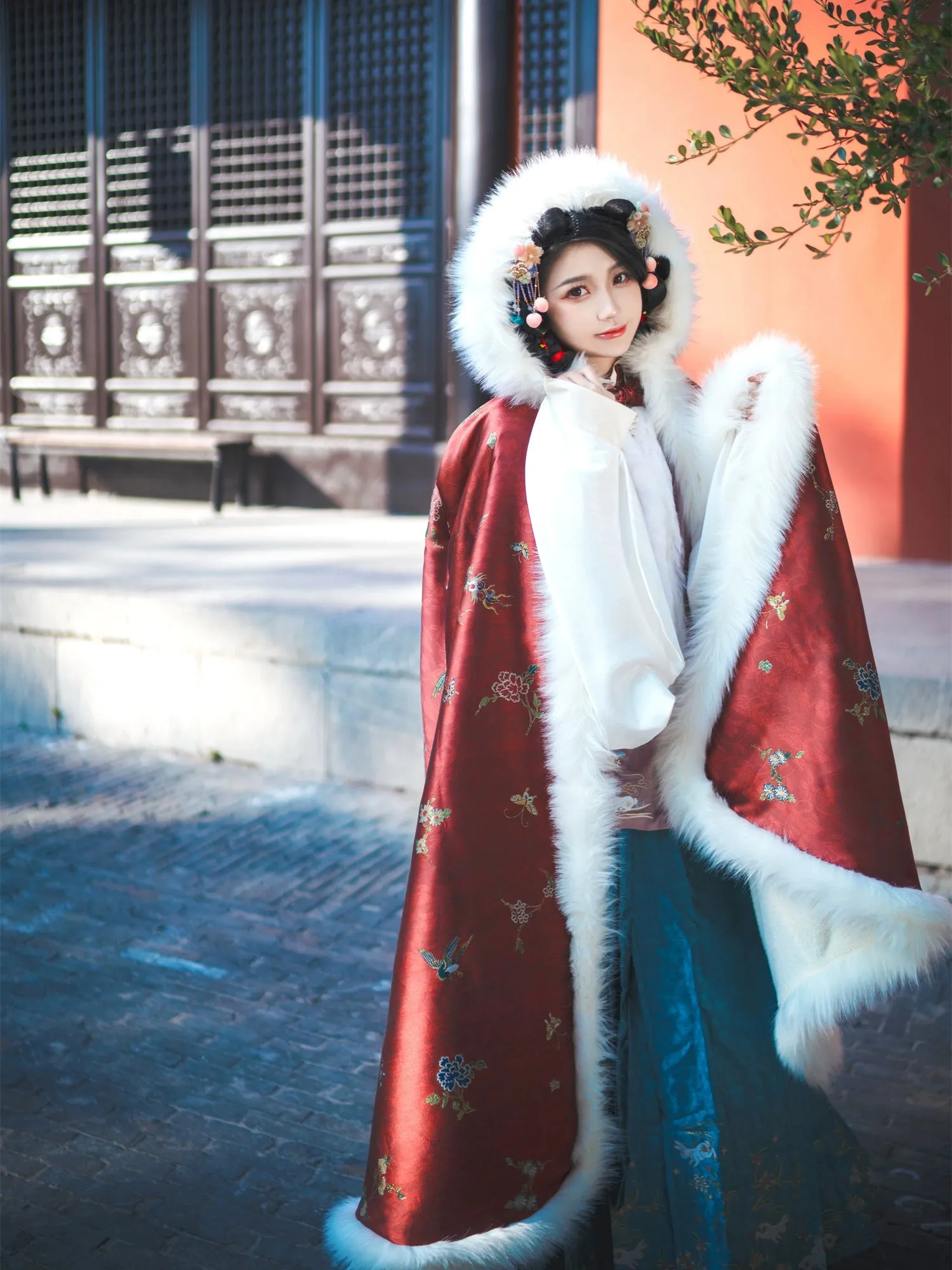 Hua Niao 花鸟 Flower & Phoenix Ming Dynasty Winter Brocade Doupeng Cloak