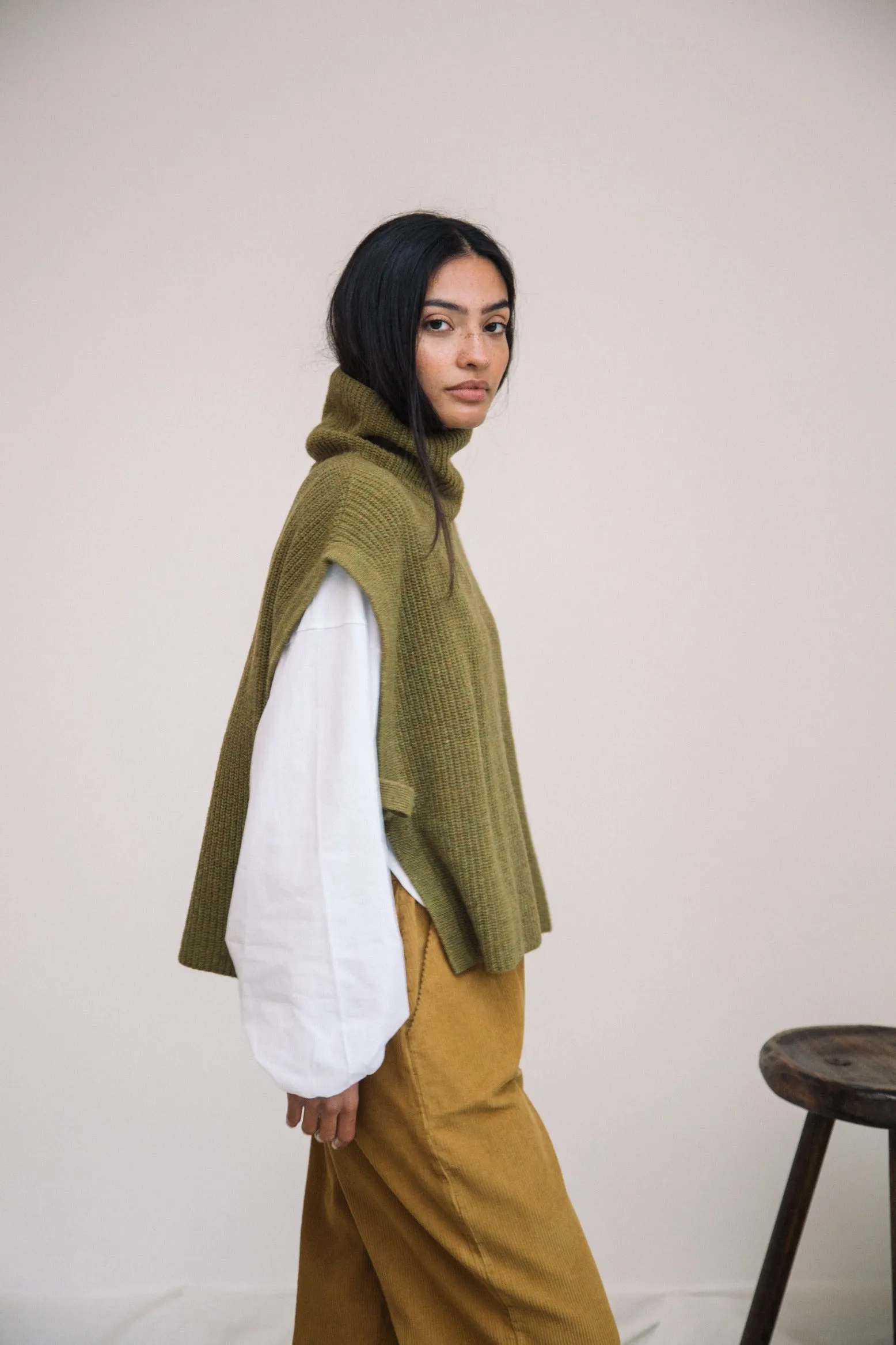 Kanon Recycled Wool Knitted Vest in Olive Marl